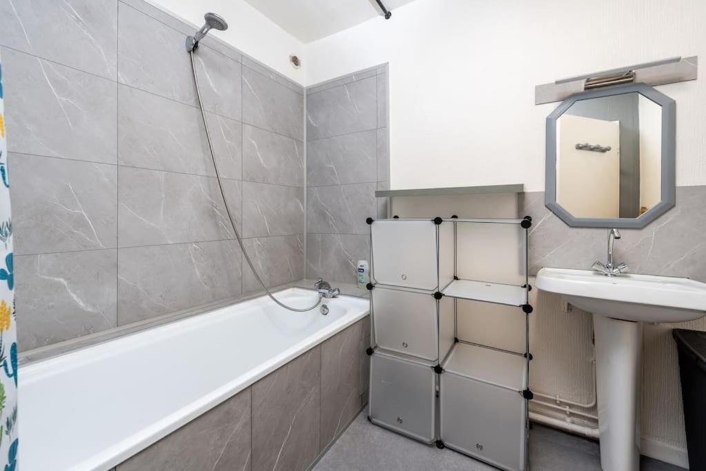 Duplex Cosy Et Contemporain Avec Parking Prive Apartment อาเมียงส์ ภายนอก รูปภาพ